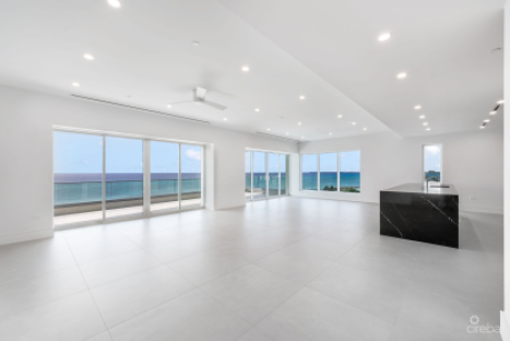 Aqua - Beachfront Residence #5, Seven Mile Beach