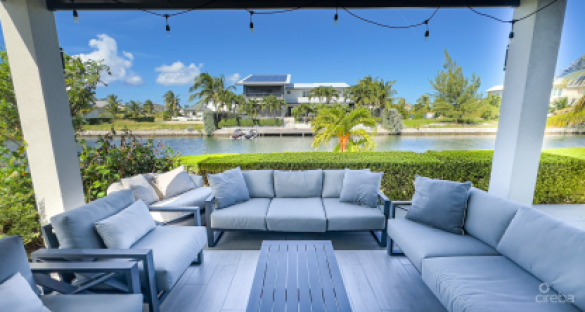 Exquisite Modern Family Home, Crystal Harbour