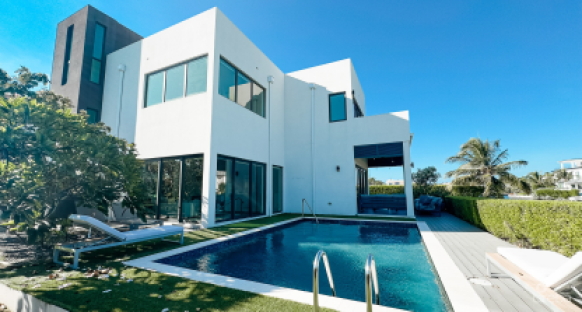 Exquisite Modern Family Home, Crystal Harbour