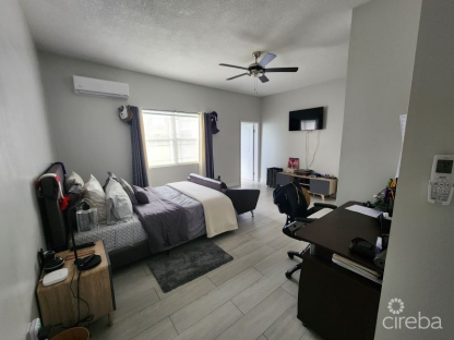 Savannah Family Home On 1.8 Acres