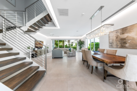 Solara 117, Crystal Harbour End Unit
