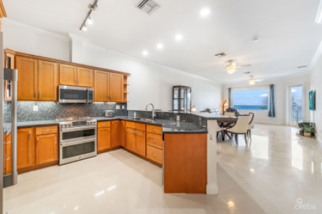 Westview - Prime Oceanfront 3-Bedroom Residence