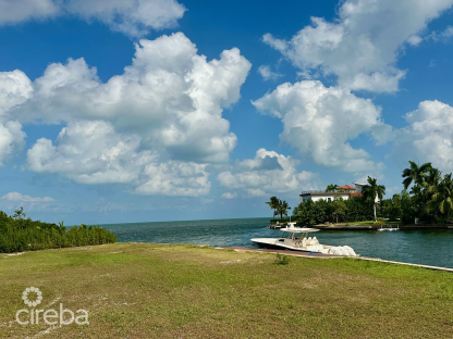 Harbour Reach Canal Front