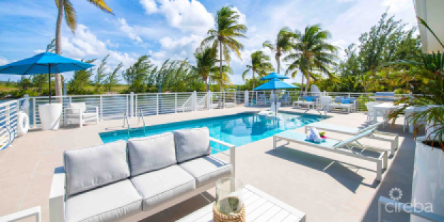 Carib Sun - Exquisite Waterfront Estate W /Guesthouse In Cayman Kai