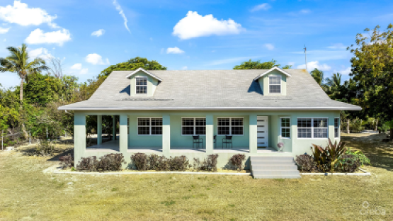 Longfellow Circle 18, Breakers Family Home