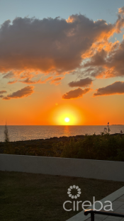 Stunning Seafront Family Home With Pool – 24 Feet Above Sea Level!