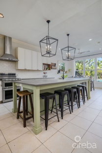 4,465 Sf Canal Front Duplex With Pool  -  188 Abbey Way
